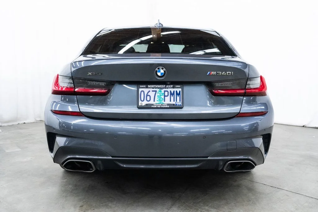 Used 2021 Gray BMW M340i xDrive image 5