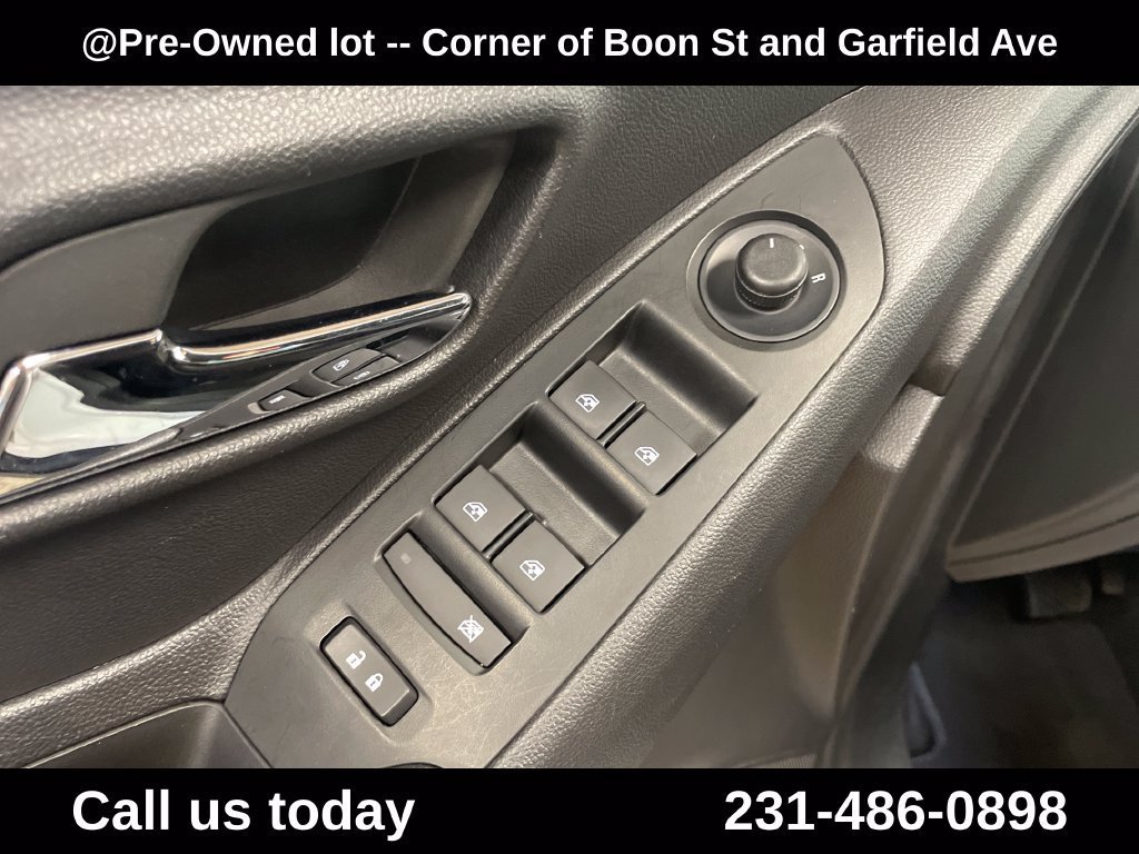 Used 2022 Summit White Chevrolet LT image 17