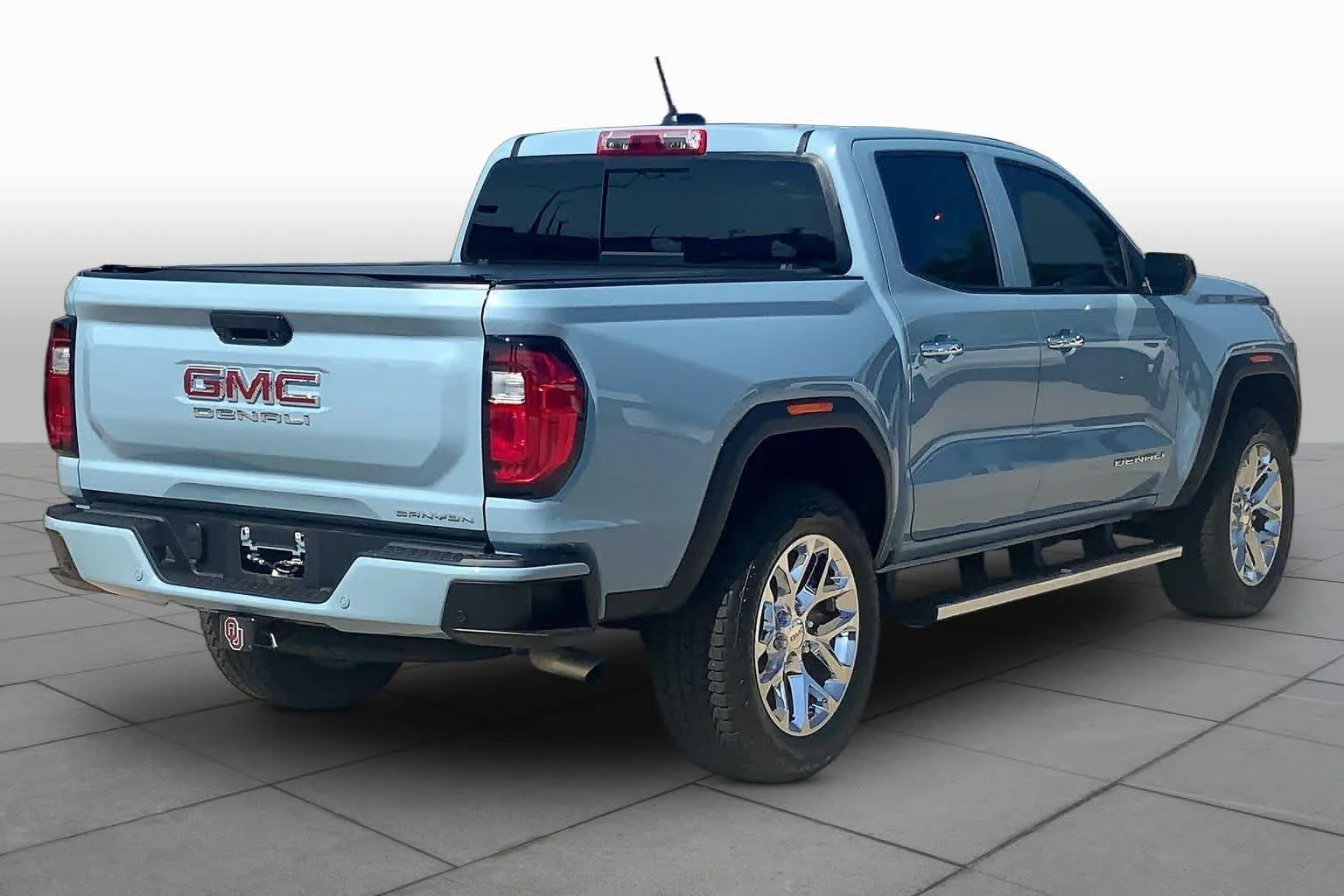Used 2025 Glacier Metallic GMC Denali image 13