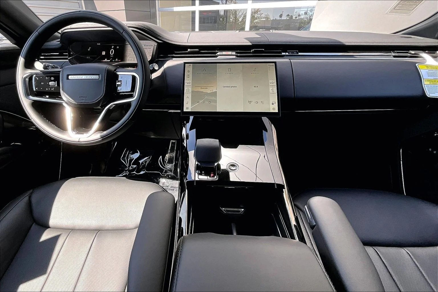 New 2026 Borasco Grey Land Rover SE image 5
