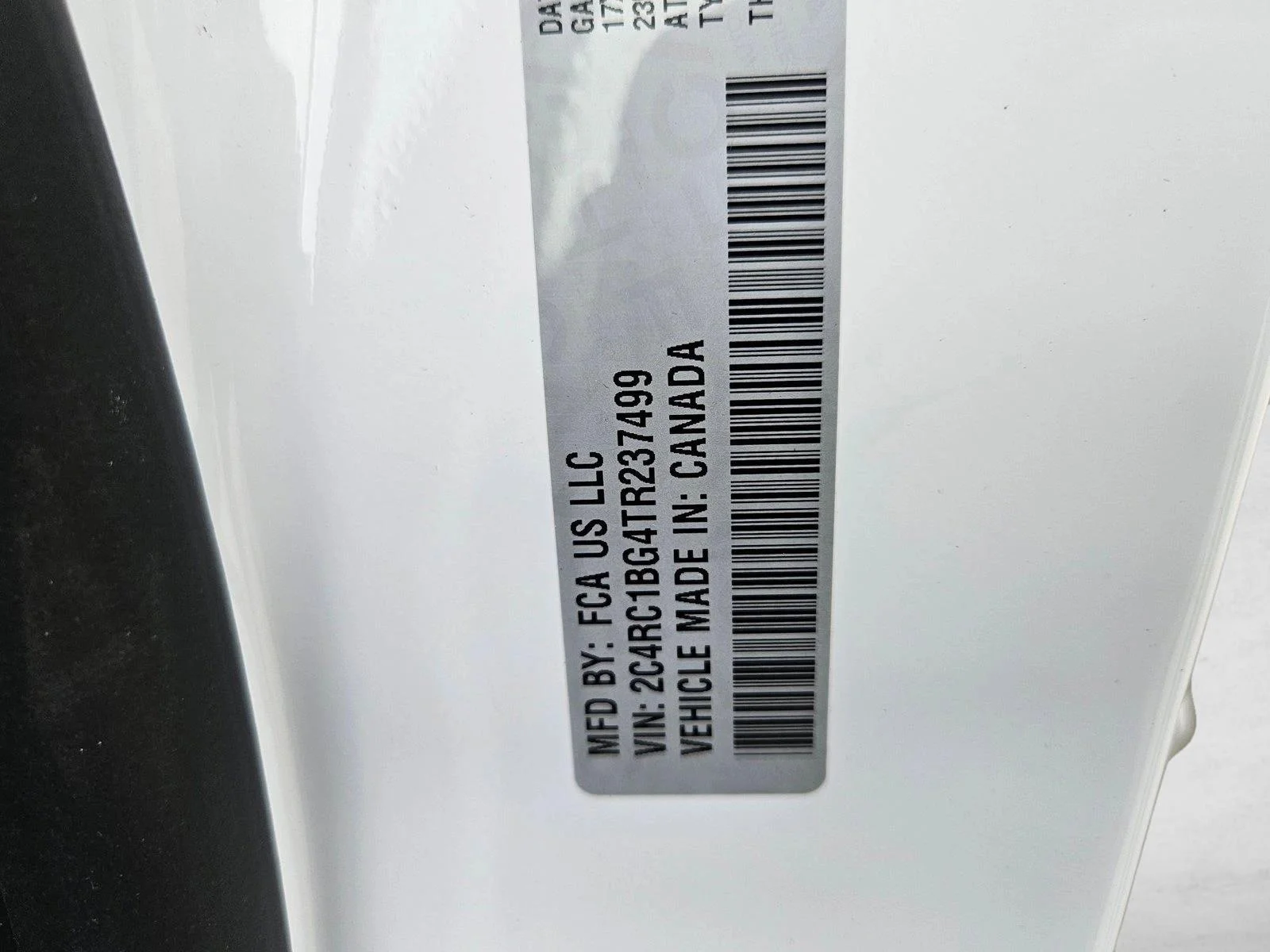 New 2026 Bright White Clear-Coat Exterior Paint Chrysler Select image 17