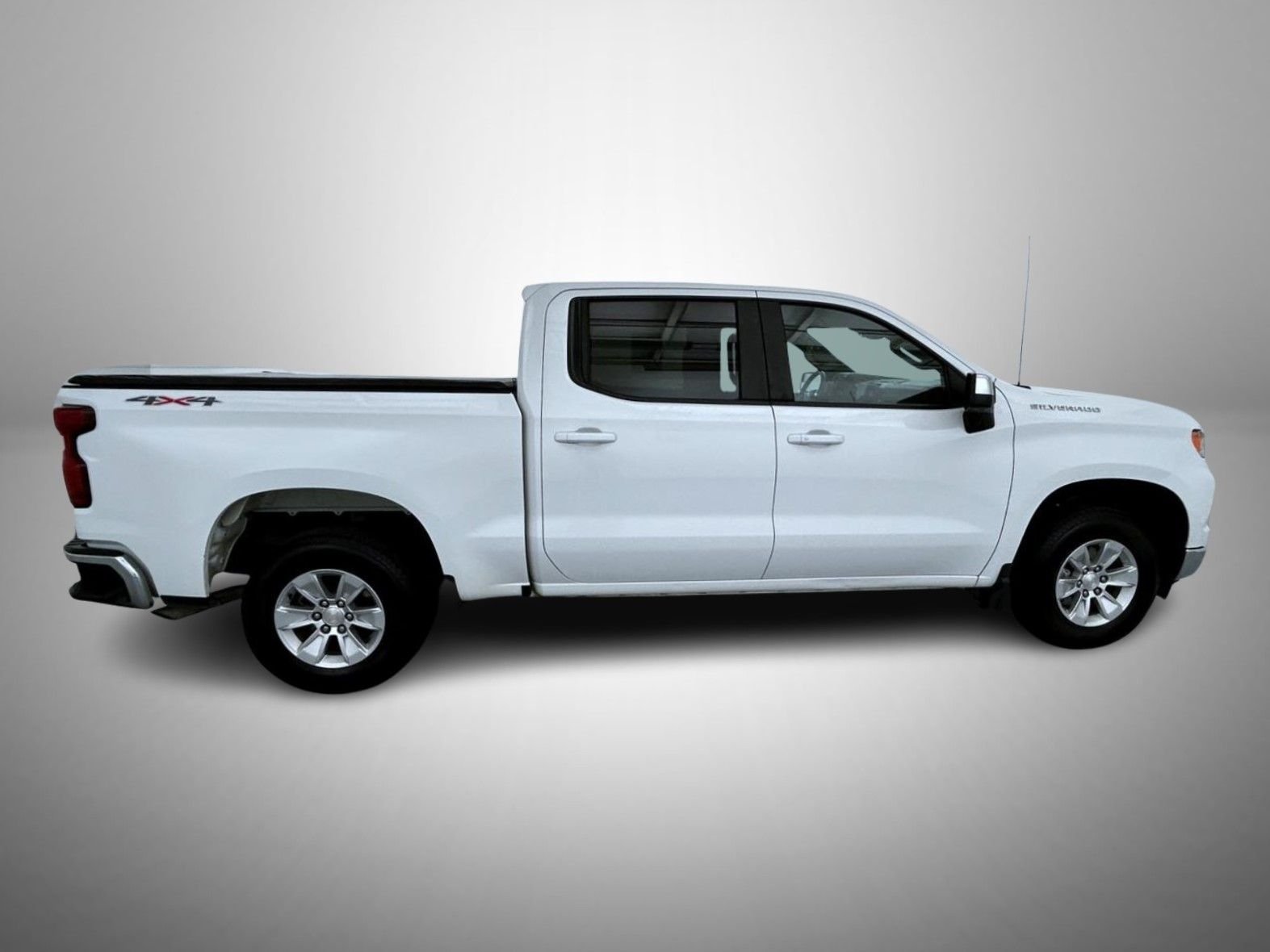 Used 2023 White Chevrolet LT image 4