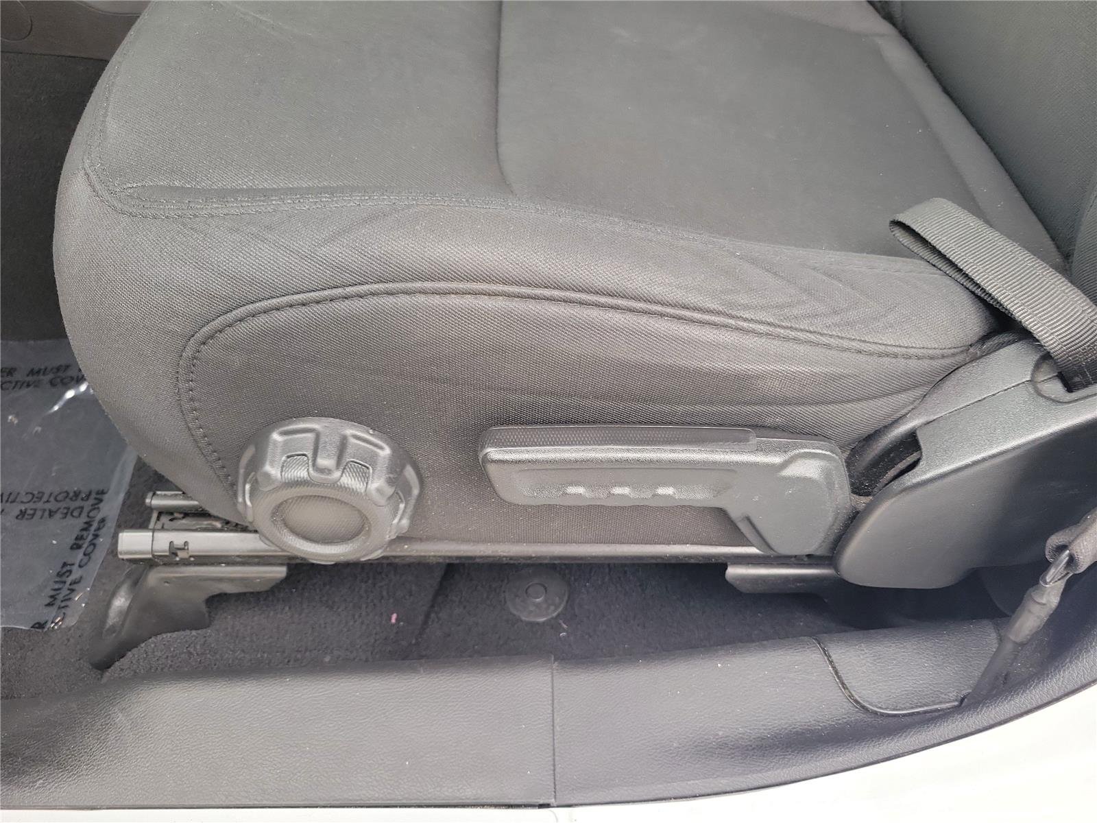 Used 2020 Bright White Clearcoat Jeep Sport S image 13