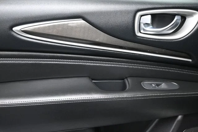 Used 2020 Silver INFINITI PURE image 13