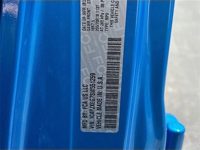 New 2025 Hydro Blue Pearl-Coat Exterior Paint Jeep Sahara image 18