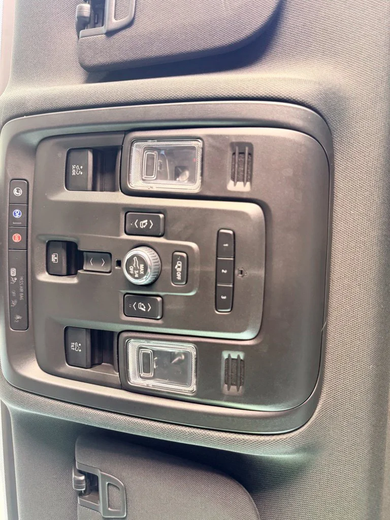 Used 2023 Black Chevrolet High Country image 26