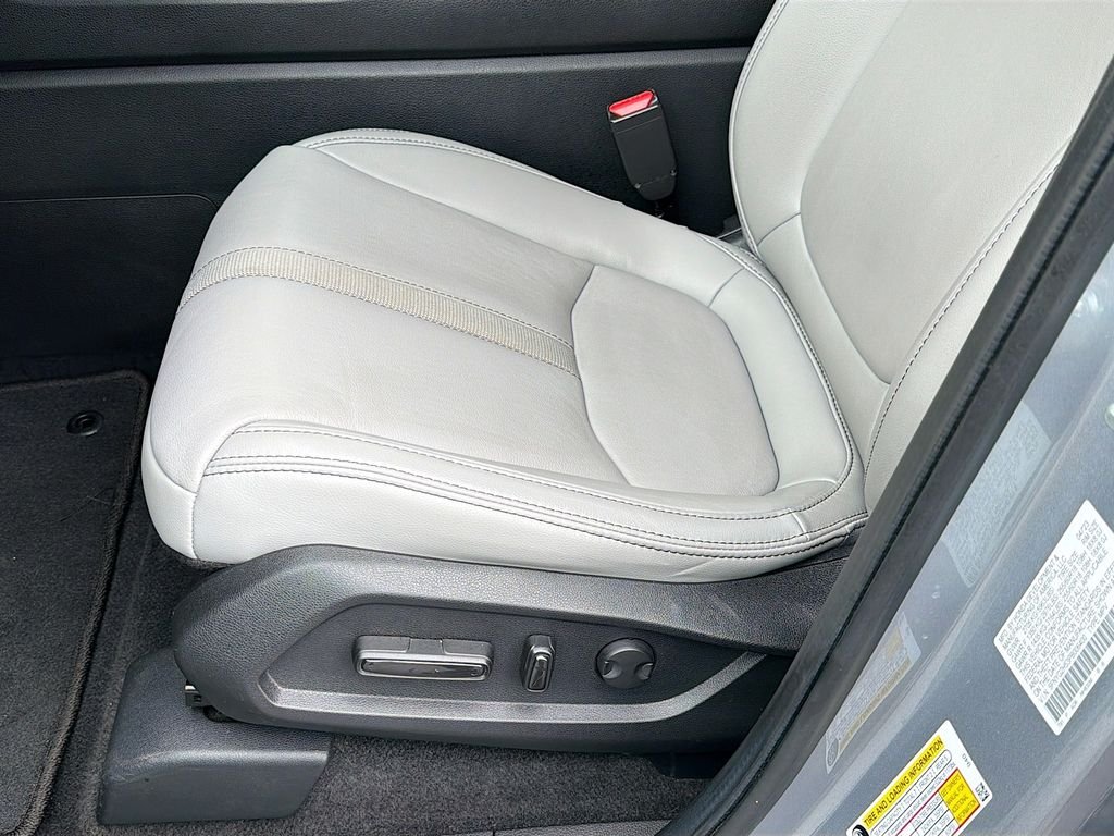 Used 2023 Lunar Silver Metallic Honda EX-L 7 Passenger image 15