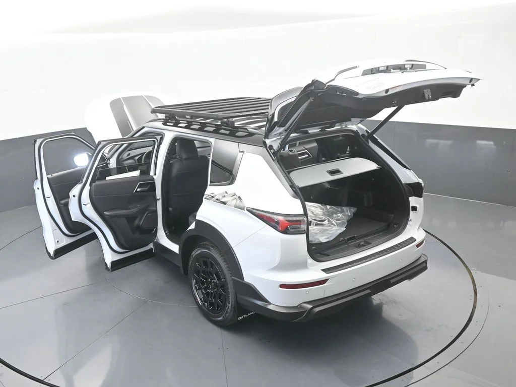 New 2026 White / Black Mitsubishi Trail Edition image 71