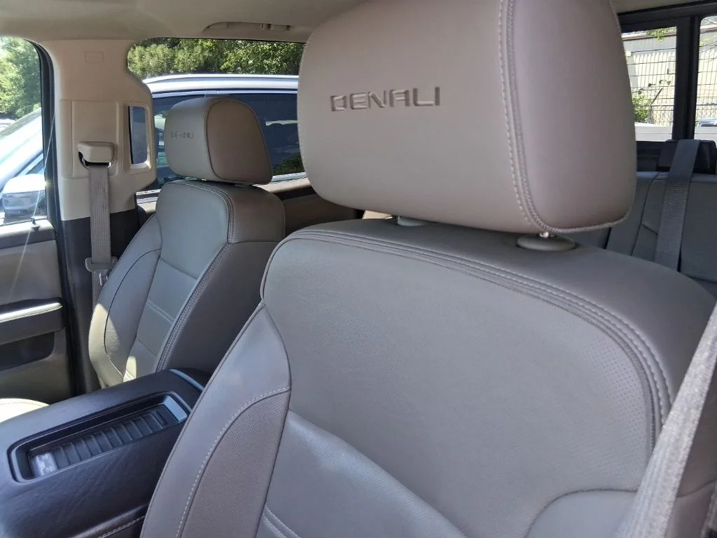 Used 2016 Black GMC Denali image 11