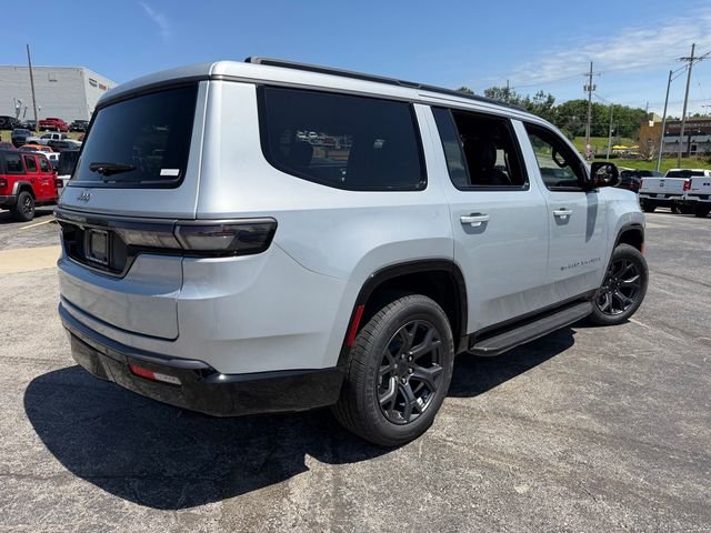 New 2026 Silver-Zynith Exterior Paint Jeep Limited Altitude image 7