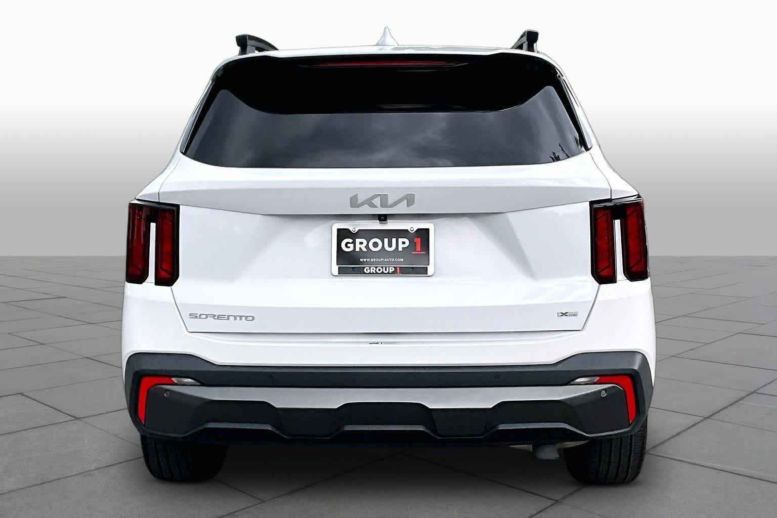 Used 2024 Glacial White Pearl Kia X-Line EX image 6