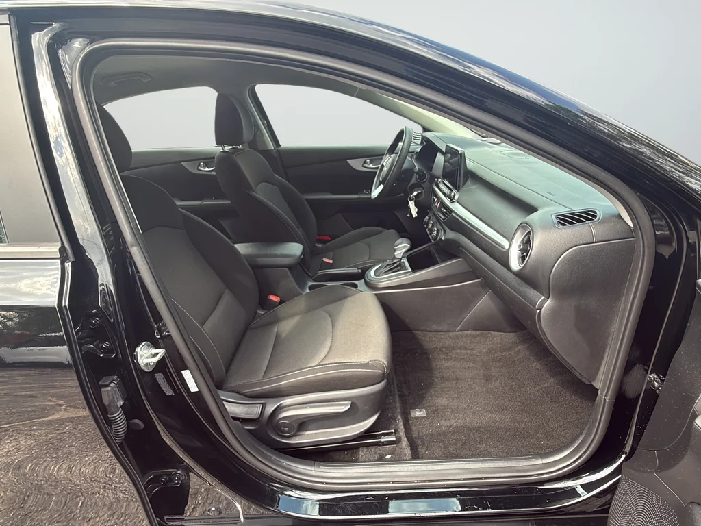 Used 2024 Black Kia LXS image 26