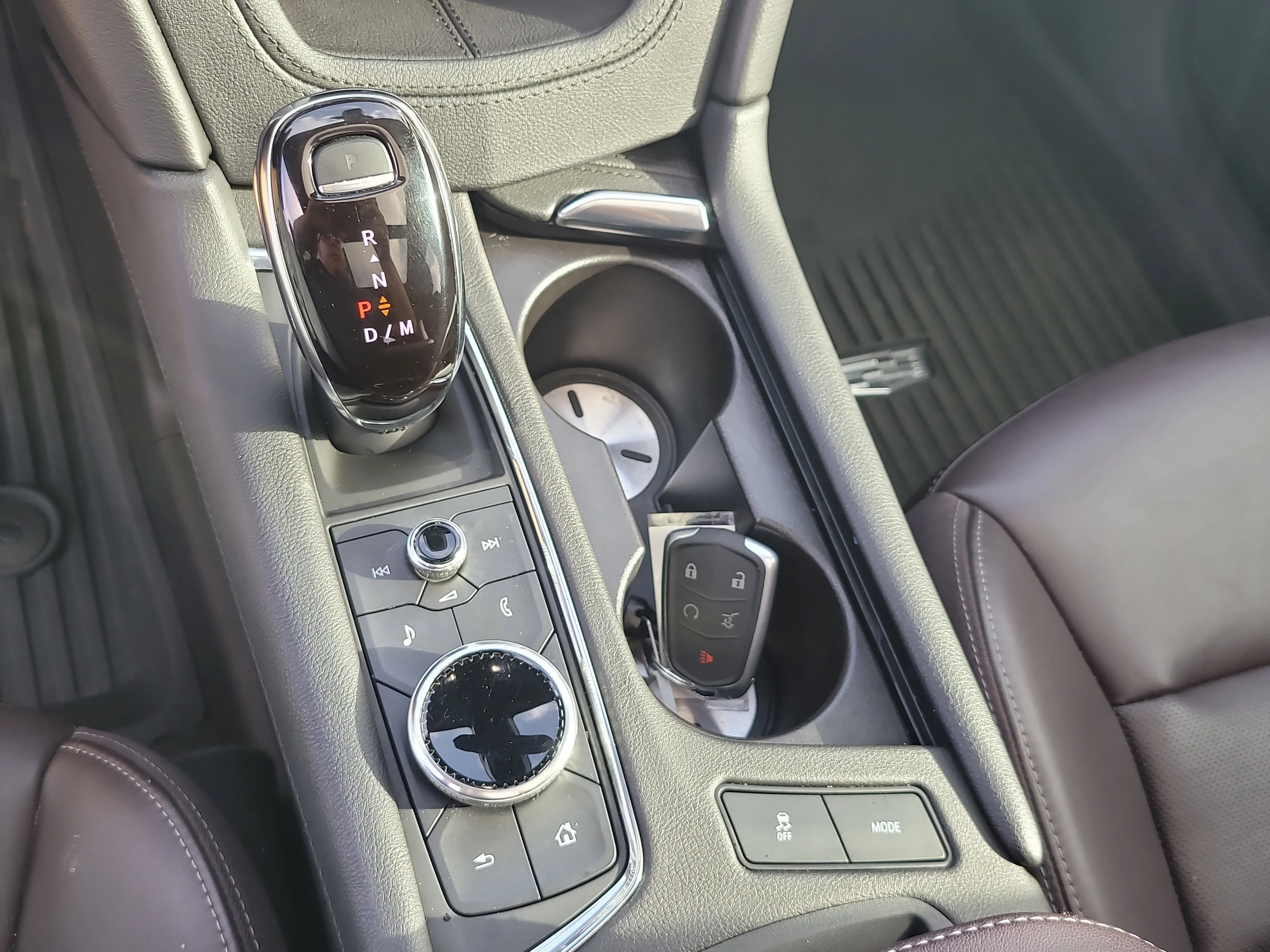 Used 2020 Garnet Metallic Cadillac FWD Premium Luxury image 26