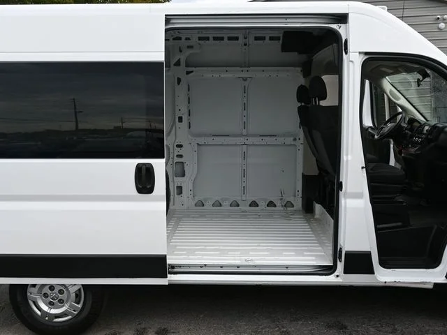 Used 2019 White Ram High Roof image 9
