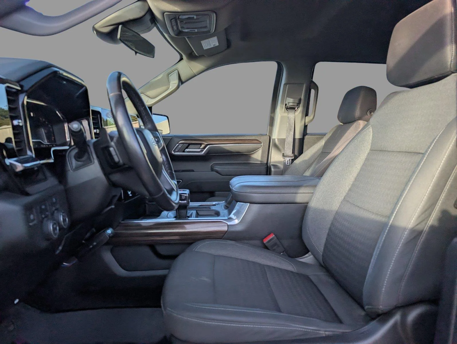 Used 2023 BLACK Chevrolet RST image 14