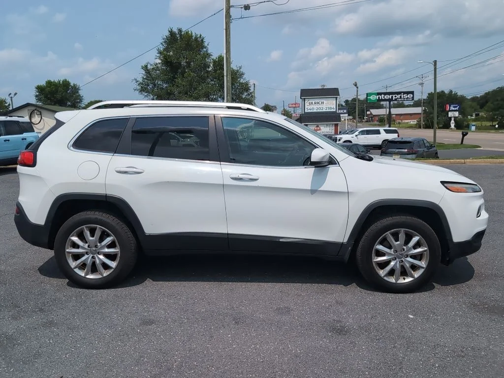 Used 2015 Bright White Clearcoat Jeep Limited image 4
