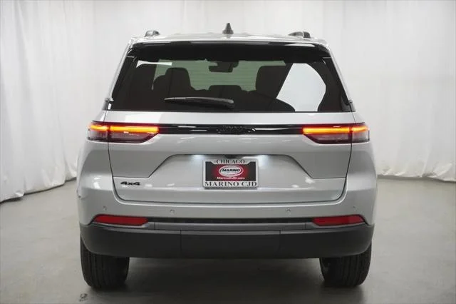 New 2026 Silver Zynith Exterior Paint Jeep Laredo image 10