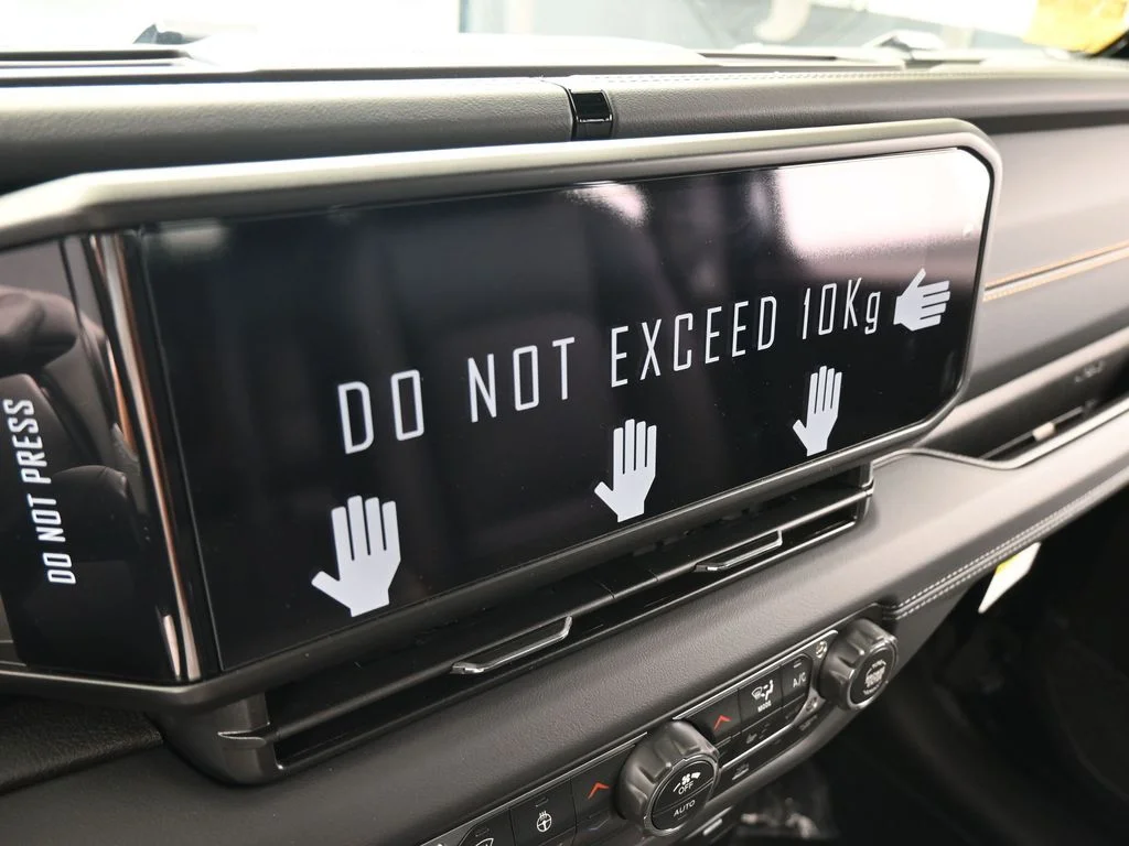 New 2026 Black Clear-Coat Exterior Paint Jeep Sahara image 19