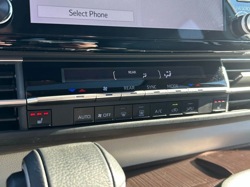 Used 2024 Silver Toyota XLE image 28