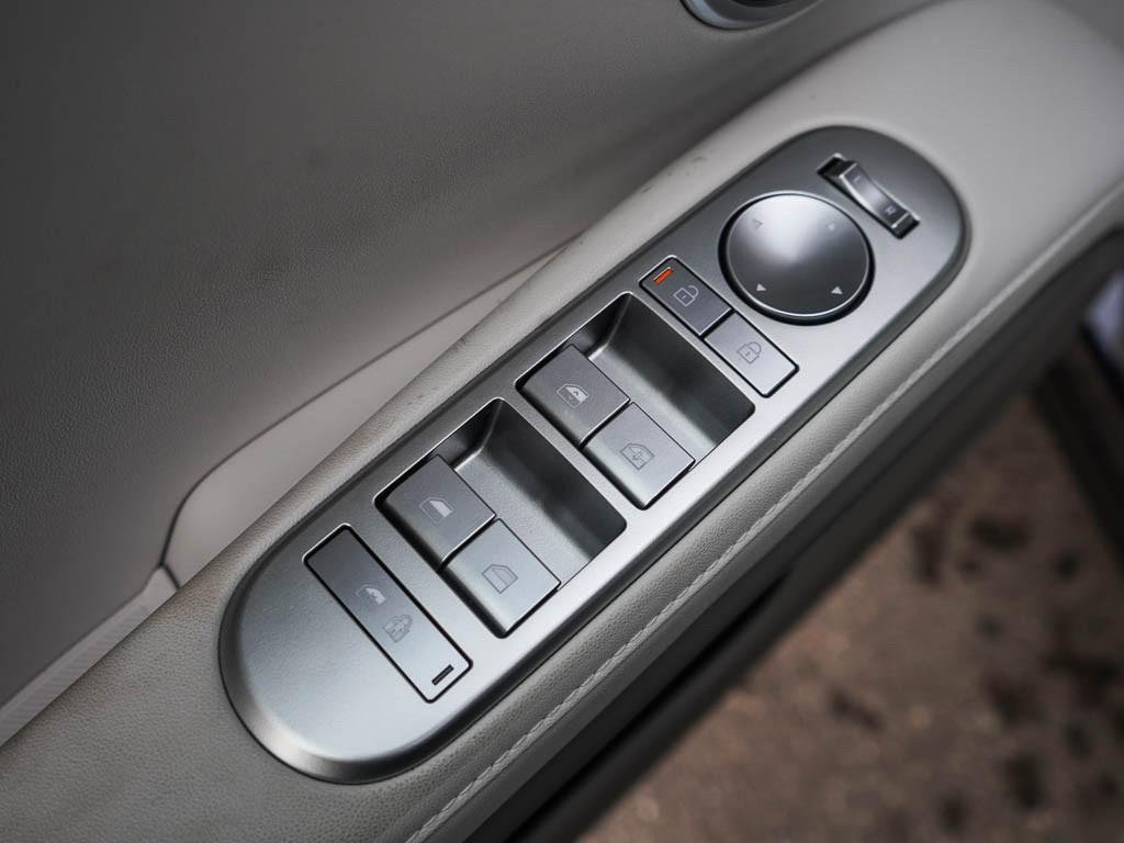 New 2026 Classy Blue Pearl Hyundai SEL 8P AWD image 45