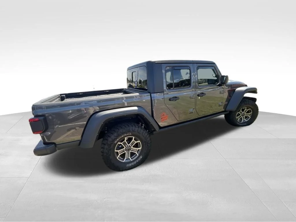 Used 2024 Gray Jeep Mojave image 13