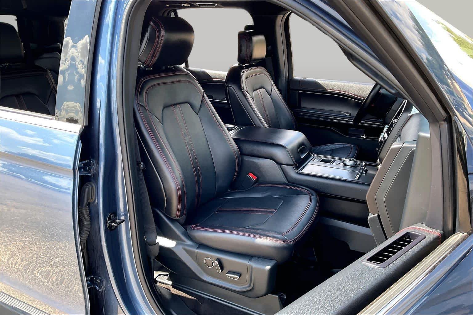 Used 2020 Blue Metallic Ford Limited image 9