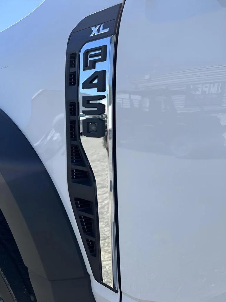 Used 2025 White Ford XL image 51
