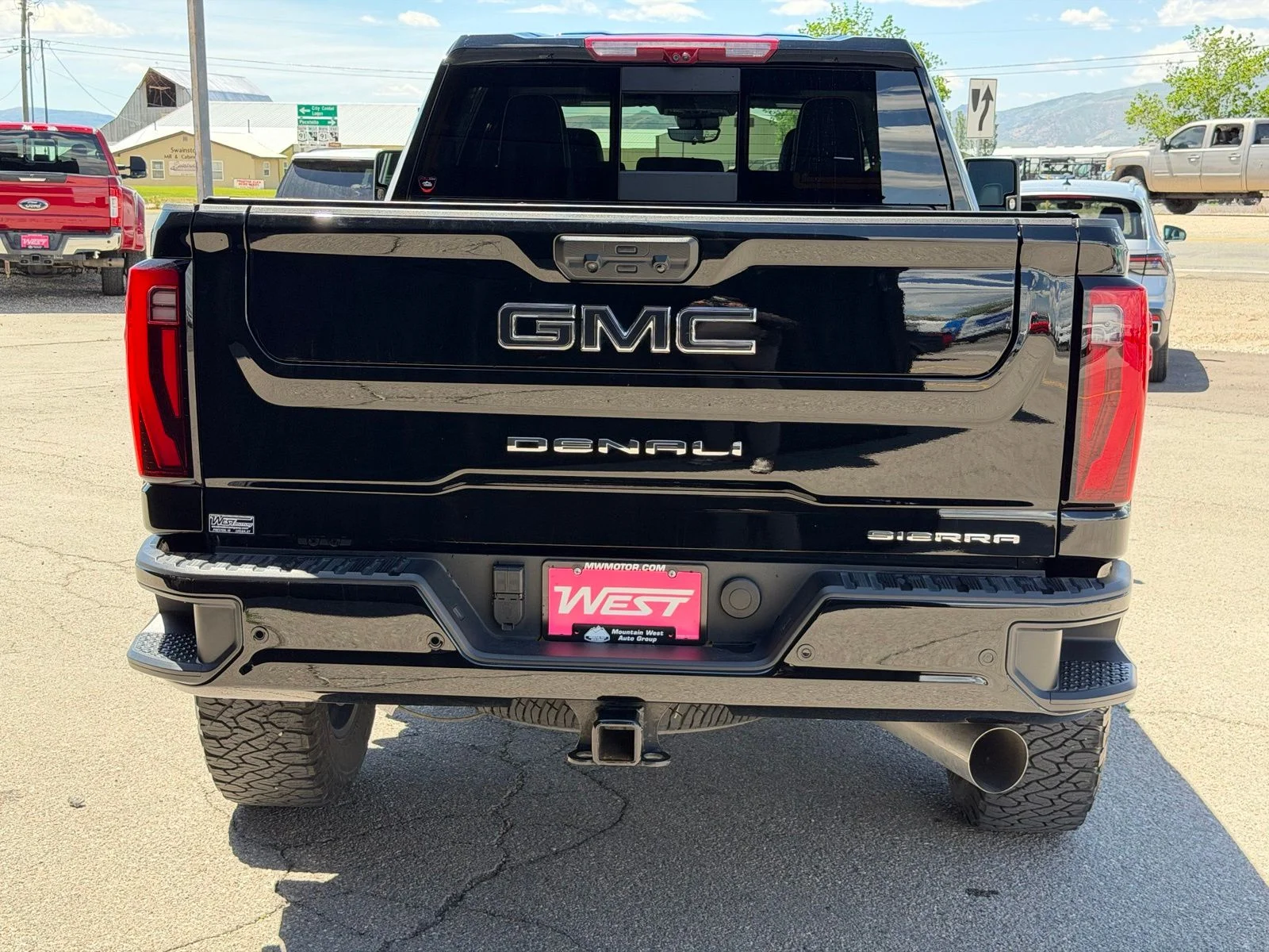 Used 2025 Black GMC Denali Ultimate image 8