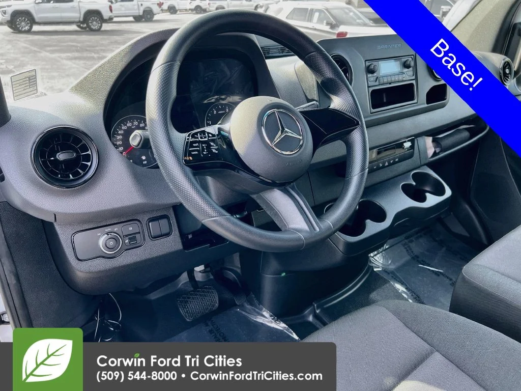 Used 2025 Arctic White Mercedes-Benz Cargo 170 WB image 2
