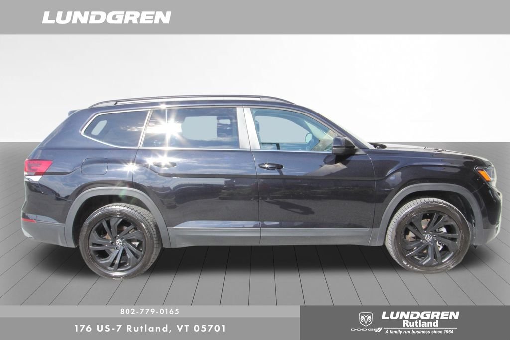 Used 2022 Black Volkswagen 3.6L V6 SE w/Technology image 12