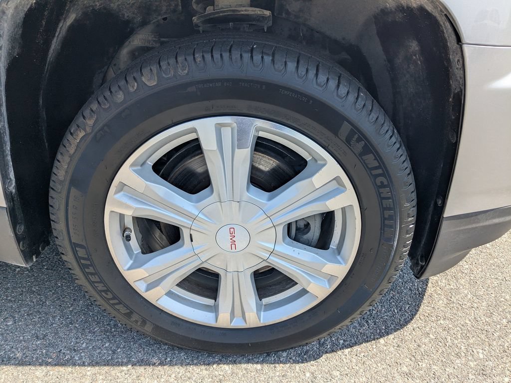 Used 2017 QUICKSILVER METALLIC GMC SLE image 9