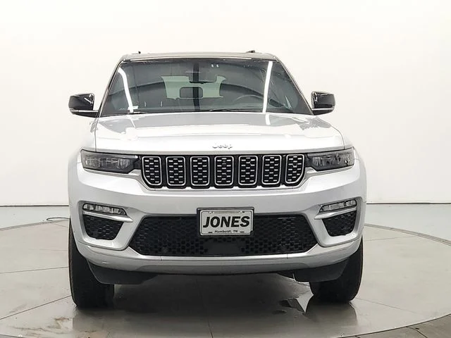 Used 2023 Silver Jeep Summit image 2