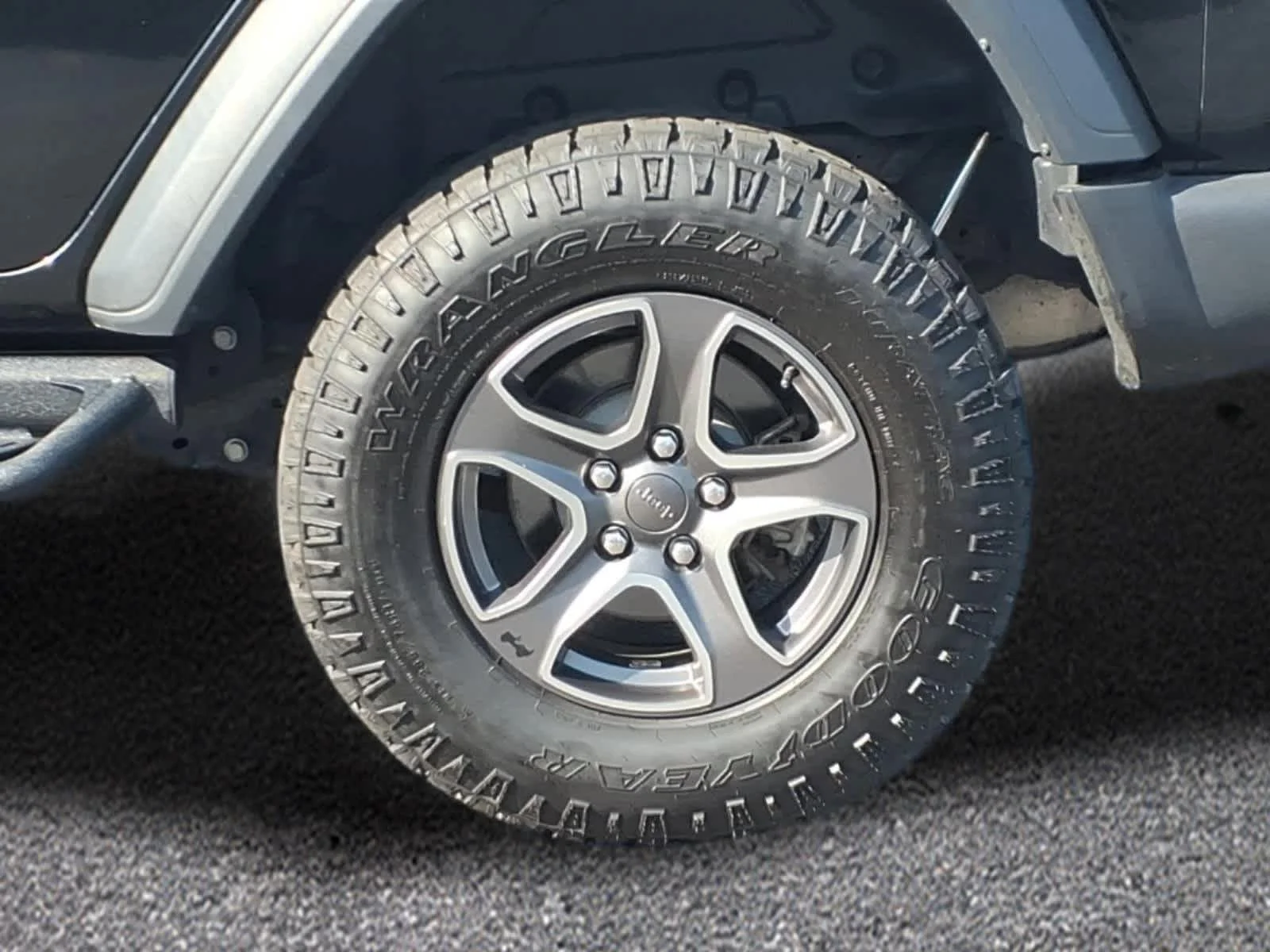 Used 2018 Black Clearcoat Jeep Sport S image 3