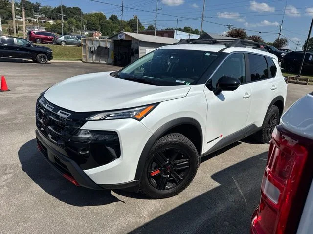 Used 2025 White Nissan Rock Creek image 2