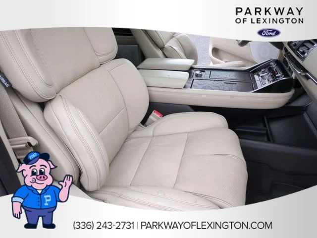 Used 2019 White Lincoln Reserve image 36