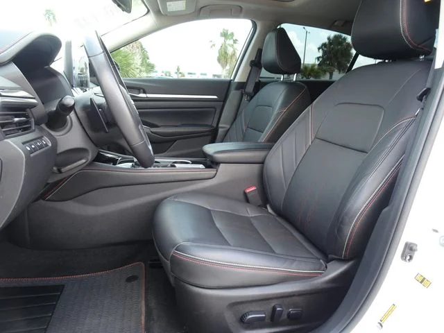 Used 2024 Pearl White Nissan 2.0 SR image 7