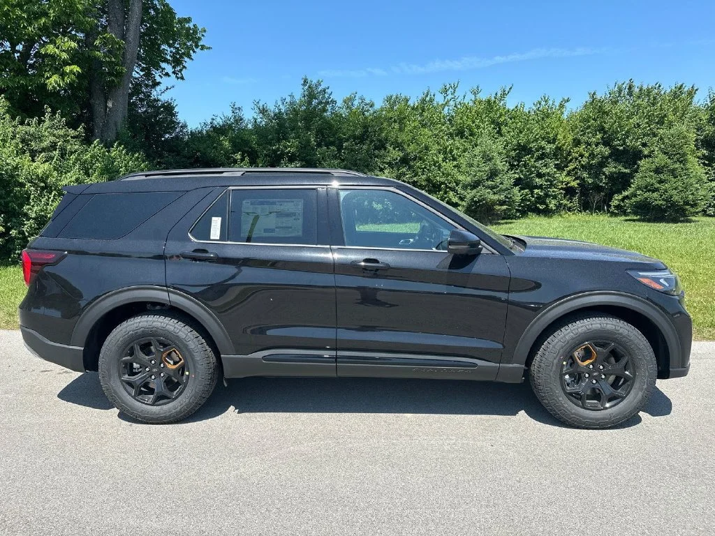 New 2026 Black Ford Tremor image 13