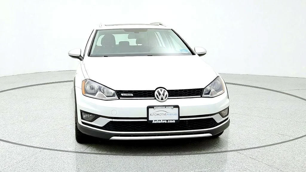 Used 2017 Pure White Volkswagen 1.8T SEL DSG image 2