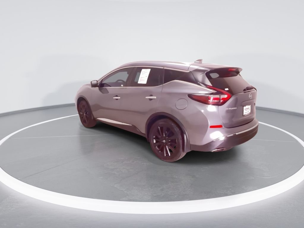 Used 2021 Gray Nissan Platinum image 6