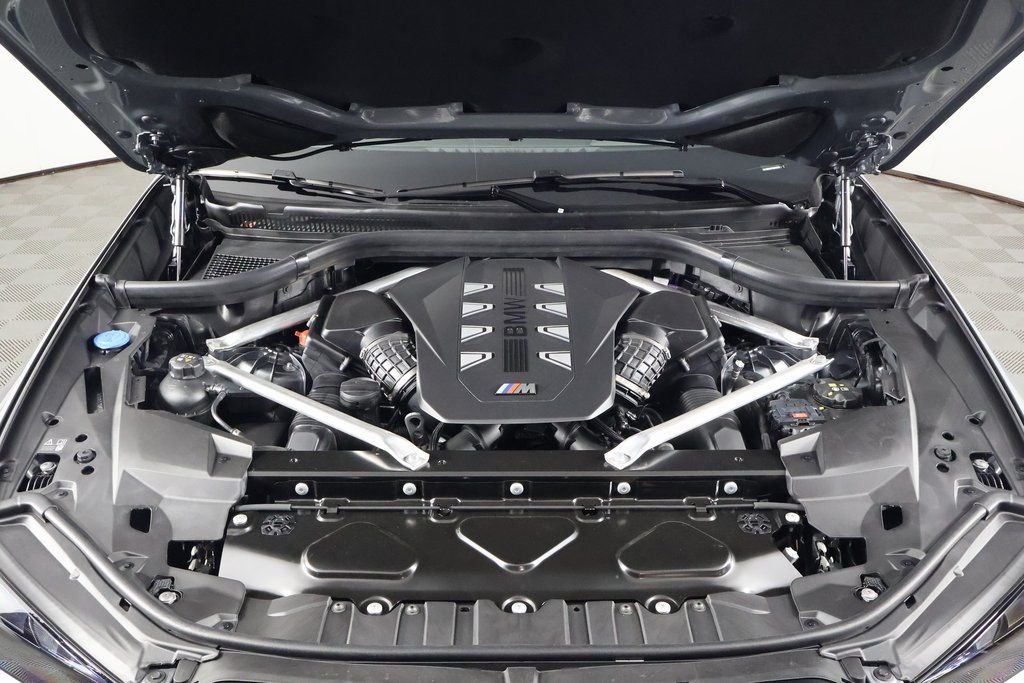 New 2027 Skyscraper Grey Metallic BMW M60i image 9