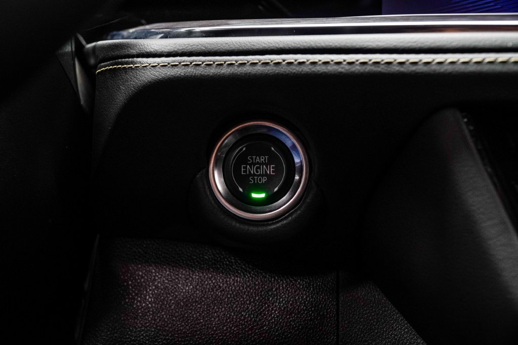 Used 2025 Black Chevrolet Premier image 26