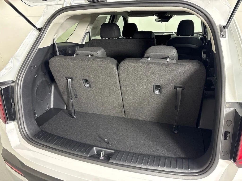 New 2026 Glacial White Pearl Kia LX image 24