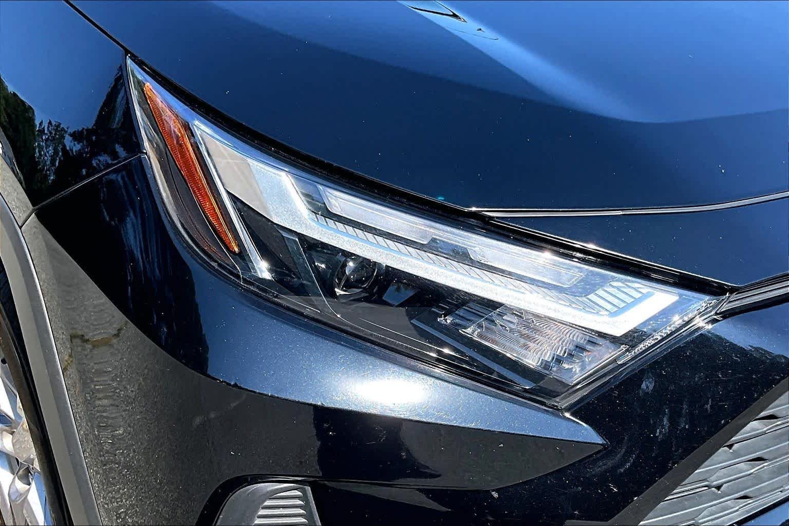 Used 2025 Midnight Black Metallic Toyota XLE image 28