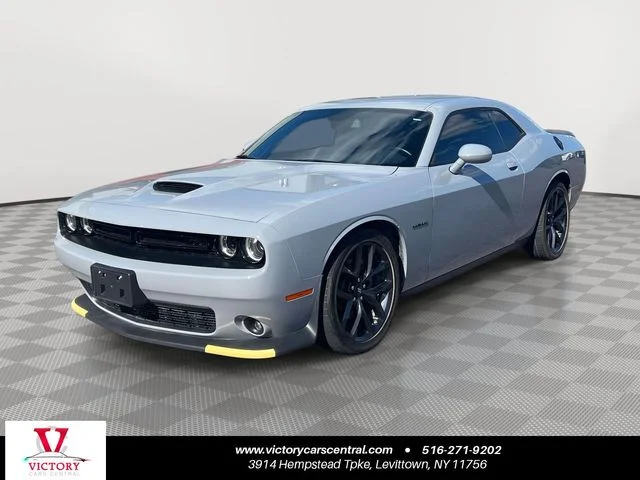 2022 Dodge Challenger R/T's photo