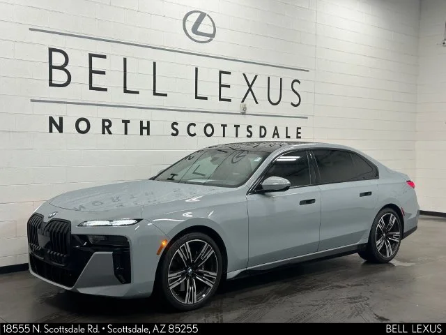 Used 2023 Gray BMW 760i xDrive image 9
