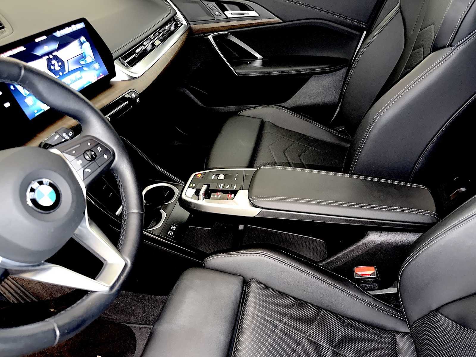 2024 BMW X1 28i - Photo 18