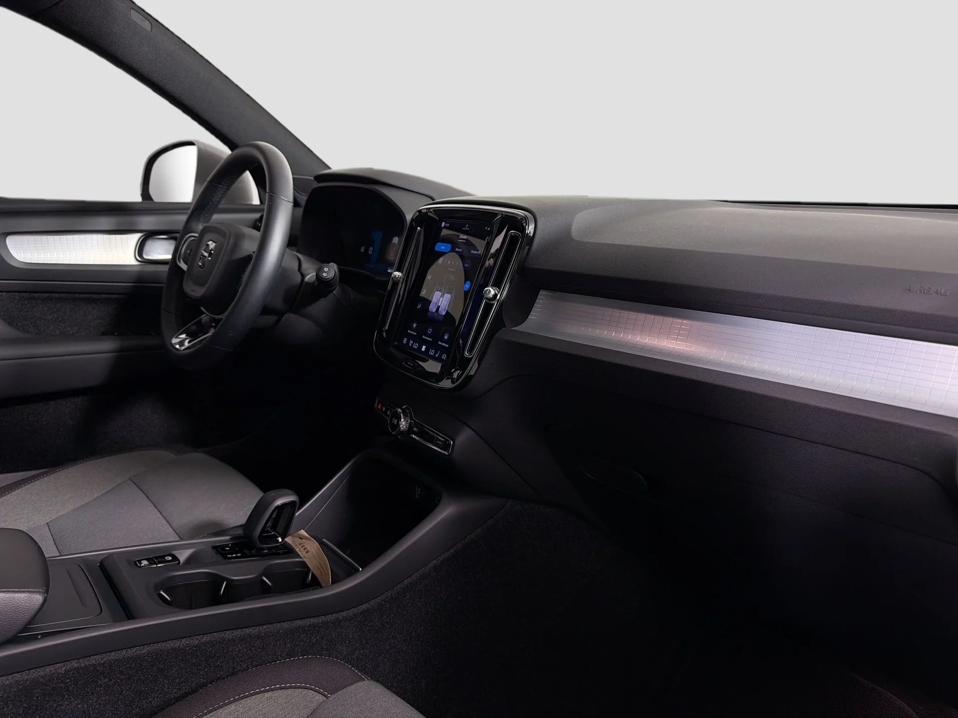 Certified Used 2023 Crystal White Volvo Core  image 27