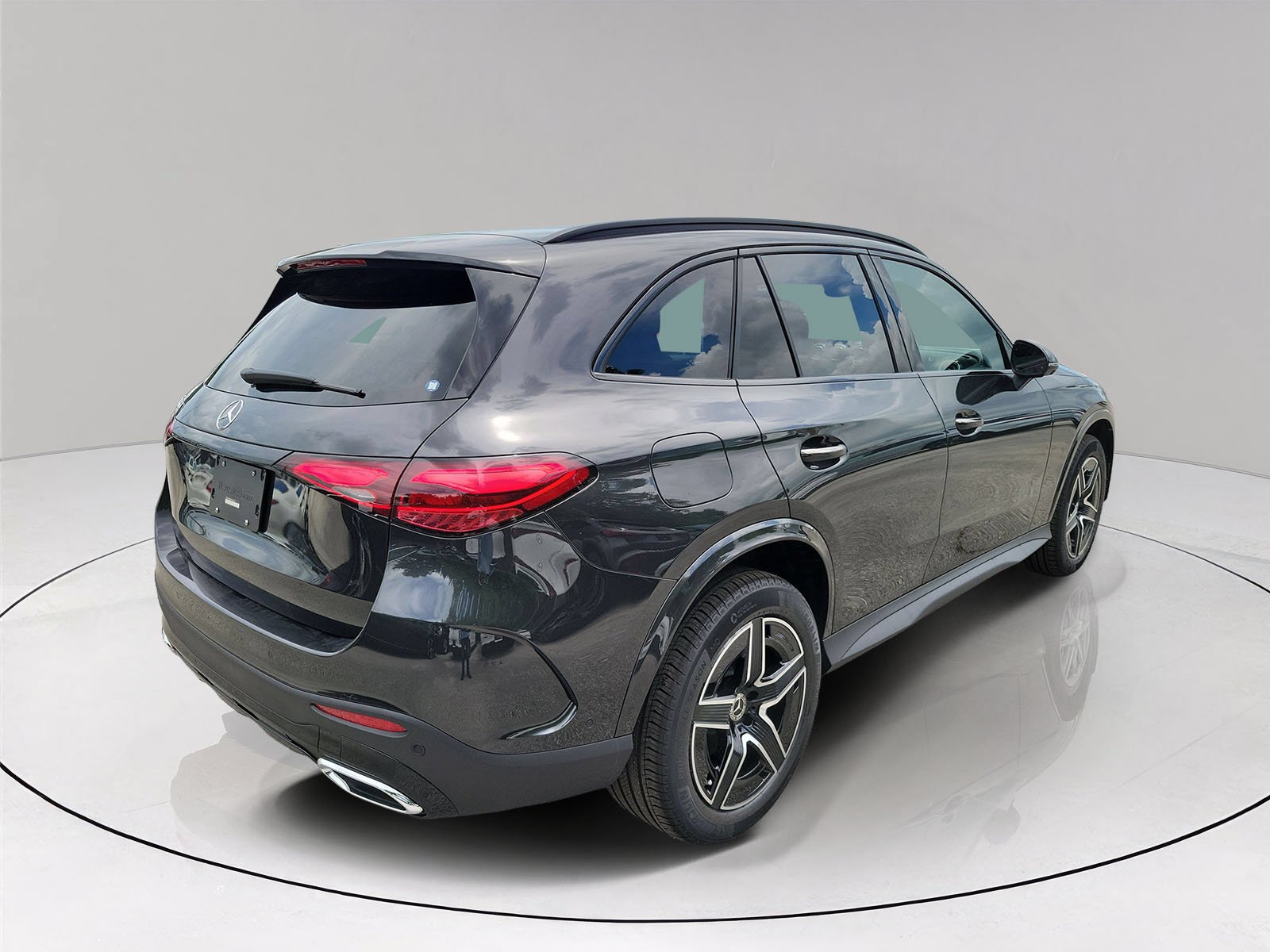 New 2027 Graphite Grey Metallic Mercedes-Benz GLC 300 image 6