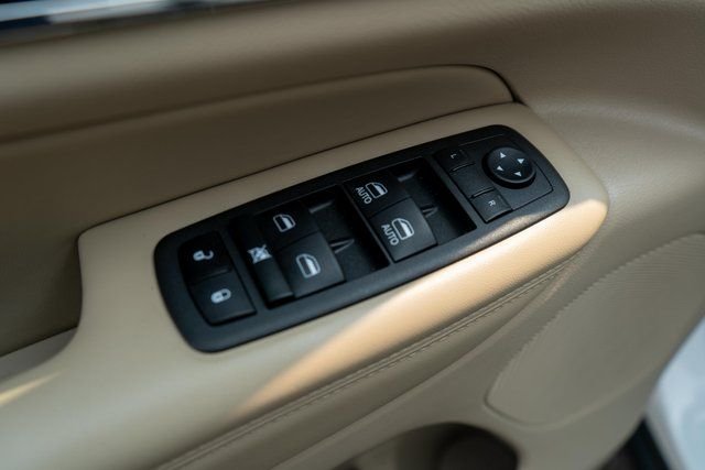 Used 2021 White Jeep Limited image 22