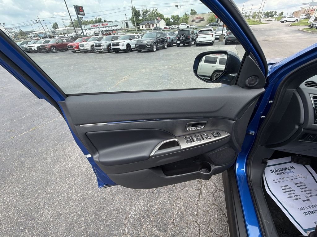 New 2026 Blue Mitsubishi 2.4 SEL image 13